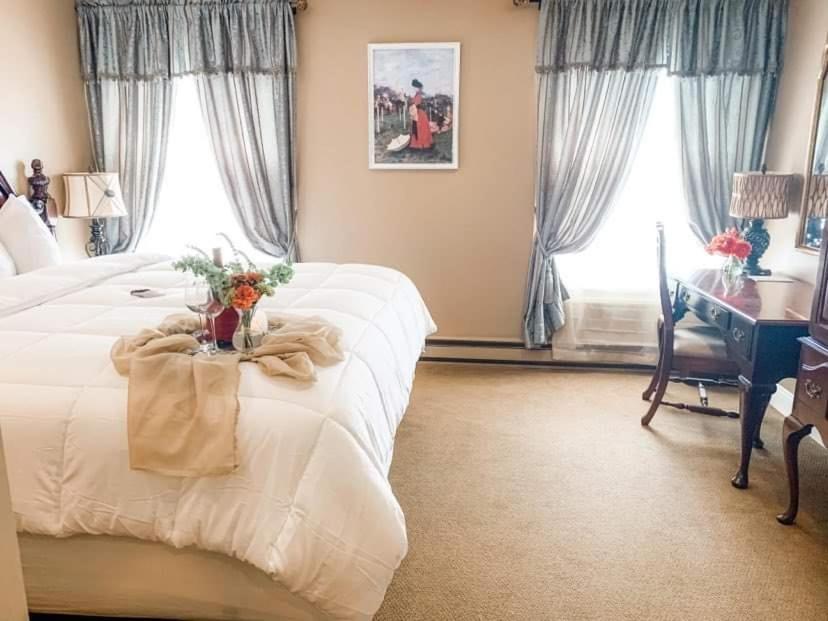The Sherwood Hotel Greene Екстериор снимка
